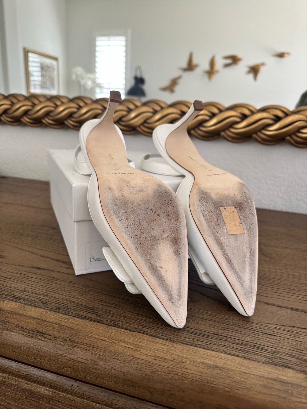 Manolo Blahnik White Maysli Slingback Pointed-Toe Heels - Picture 2 of 4
